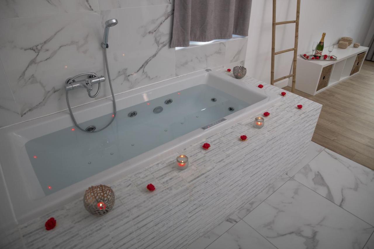 Apartmán Triplex 110 M2 Centre Historique Avec Jacuzzi Dinan Exteriér fotografie